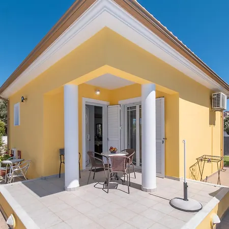 Iliachtida Studio-villas * Lefkáda