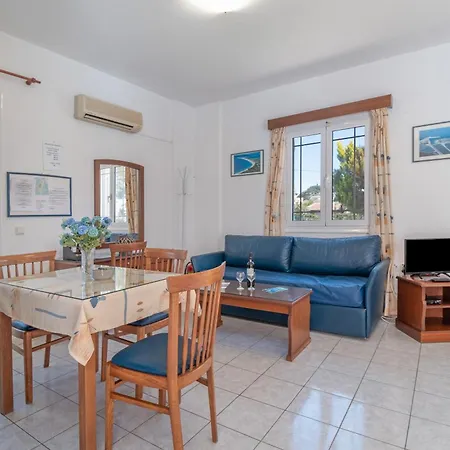 Iliachtida Studio-villas *