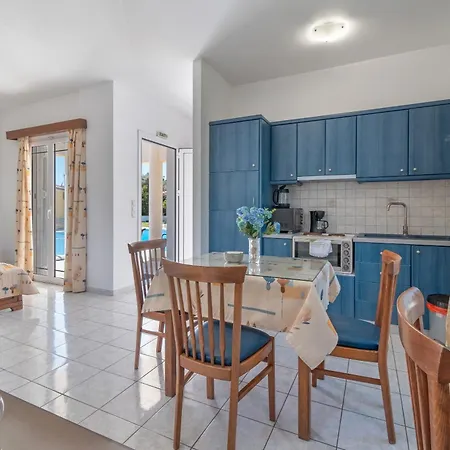 Iliachtida Studio-villas Nyaraló